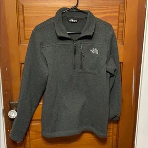 Men’s North Face 1/4 zip. Size M